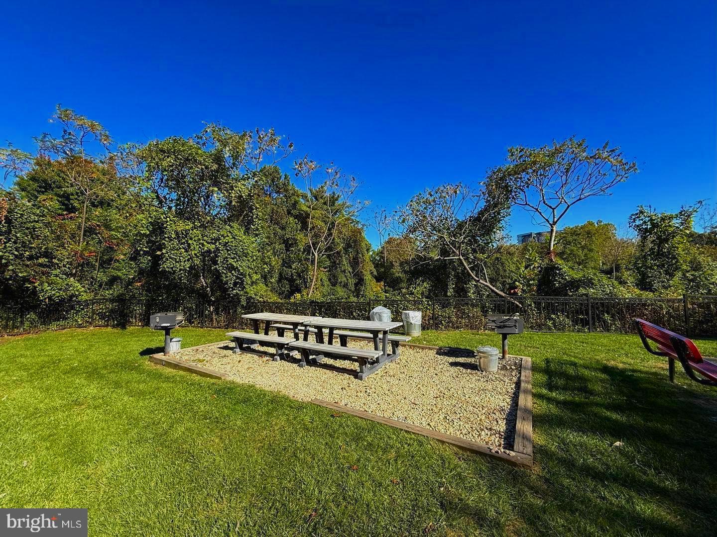 GATES OF MCLEAN - Residential