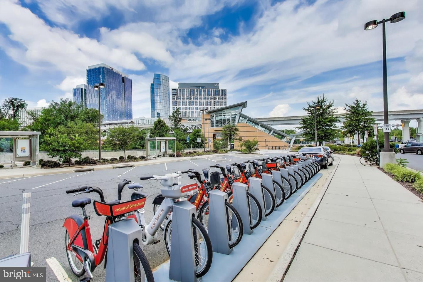 GATES OF MCLEAN - Residential