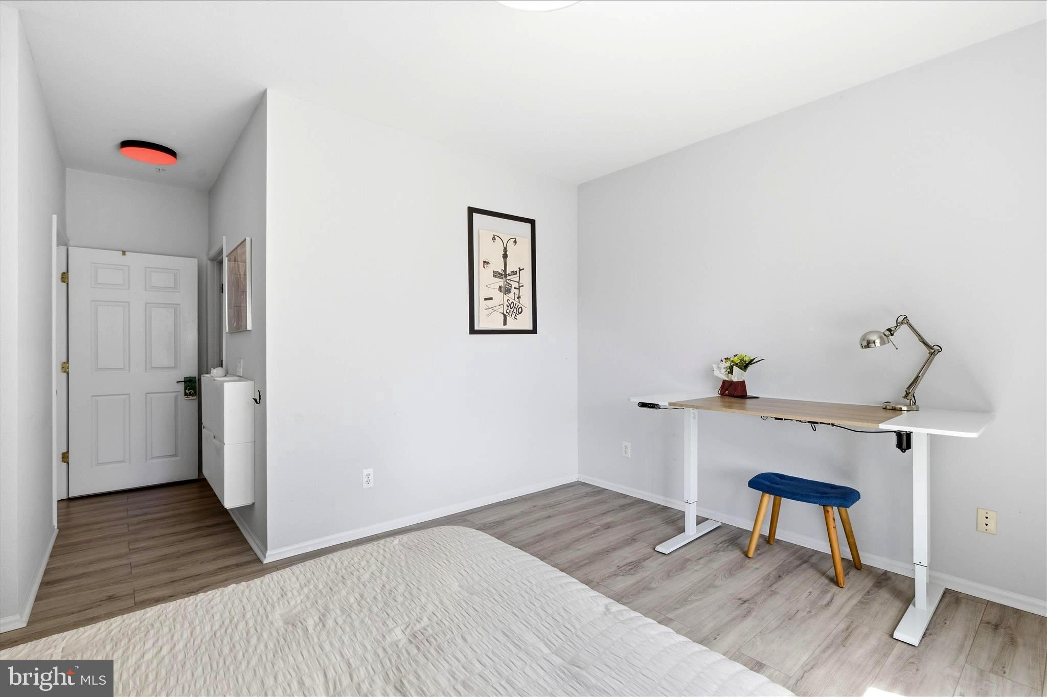 GATES OF MCLEAN - Residential