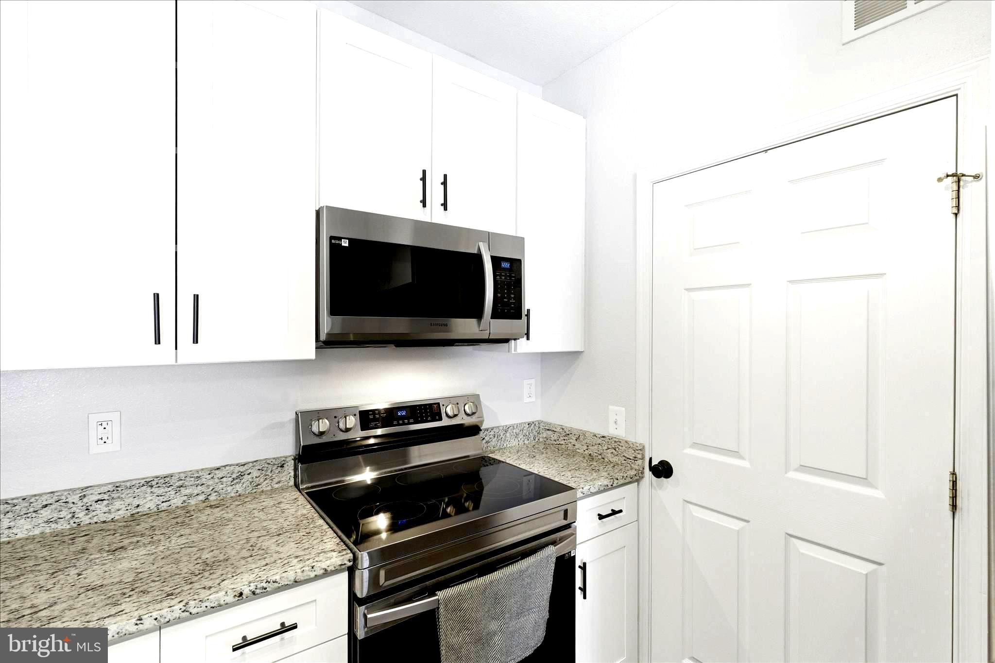 GATES OF MCLEAN - Residential