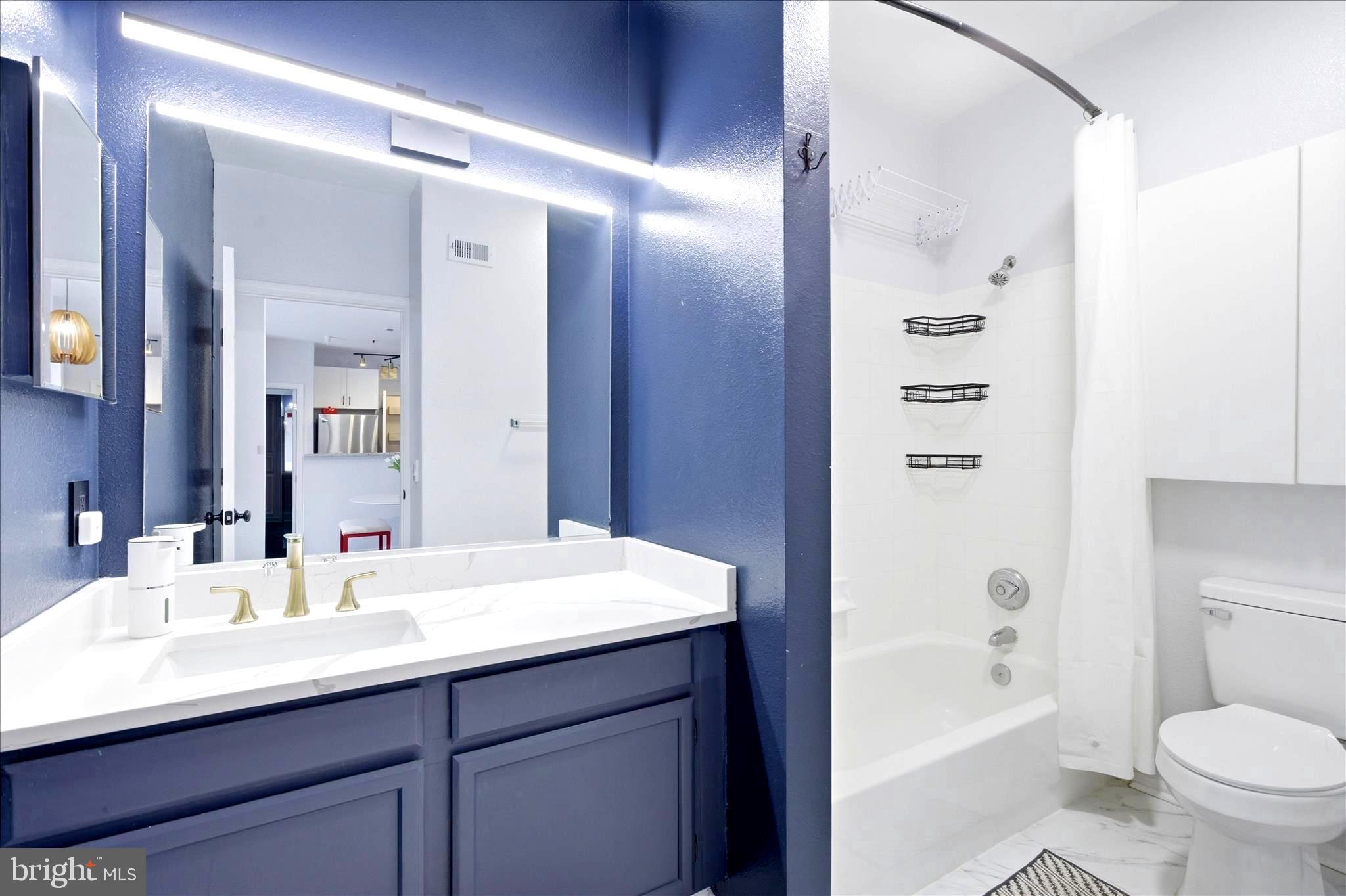 GATES OF MCLEAN - Residential