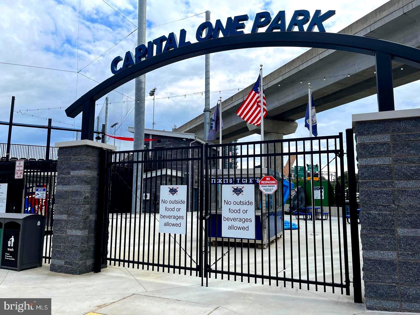 GATES OF MCLEAN - Residential