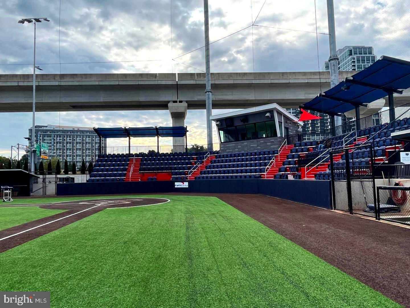 GATES OF MCLEAN - Residential