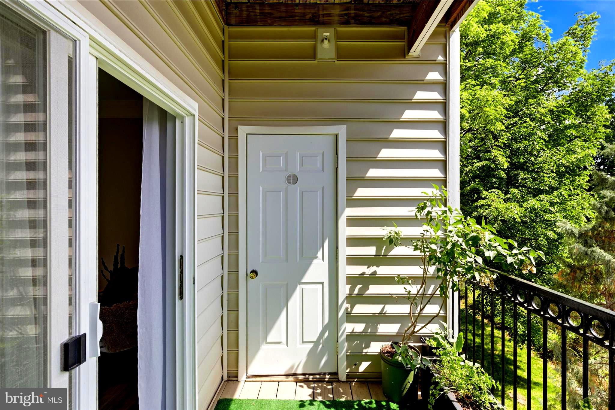 GATES OF MCLEAN - Residential