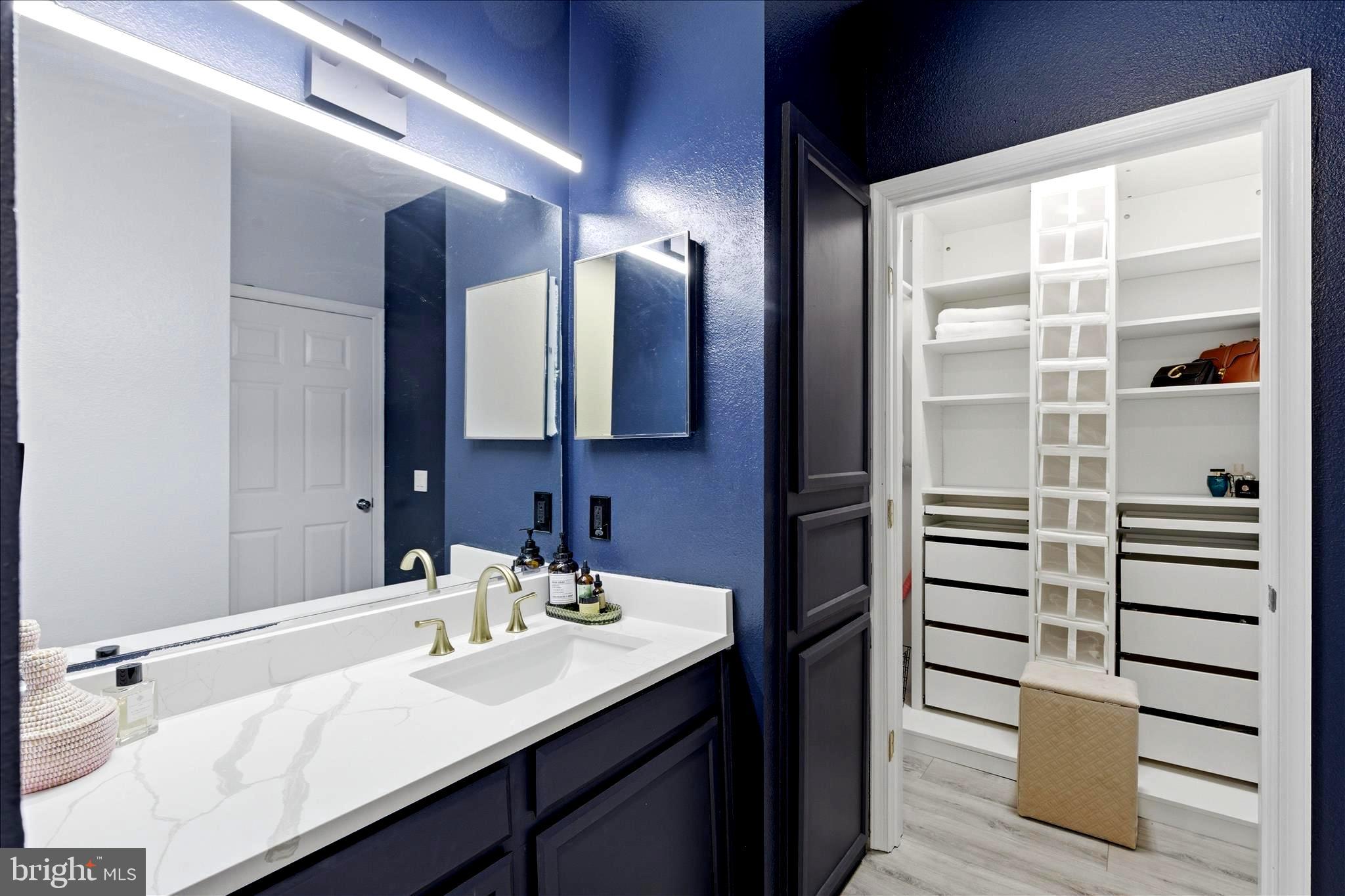 GATES OF MCLEAN - Residential