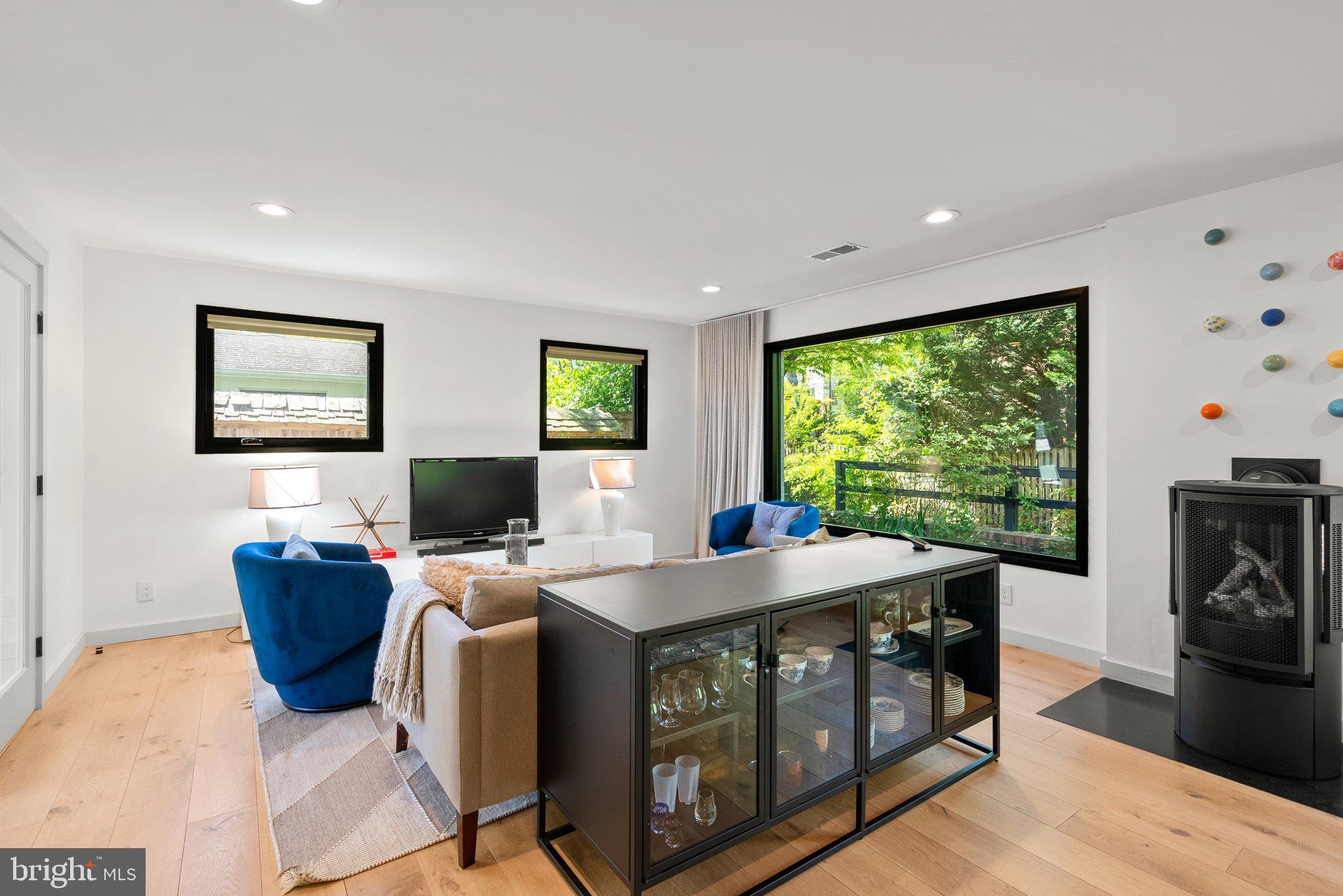 SHIRLEY WOODS - Residential