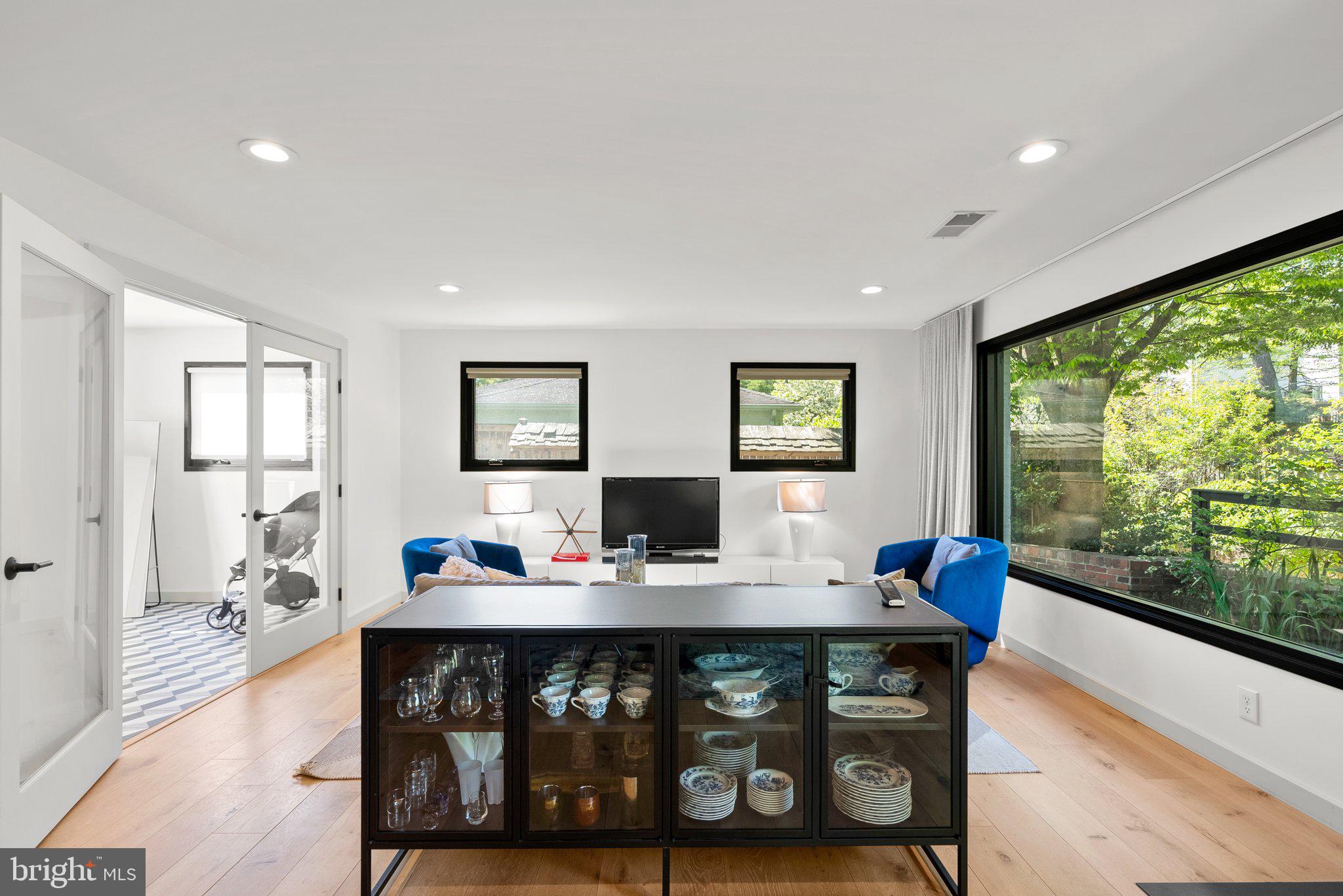 SHIRLEY WOODS - Residential