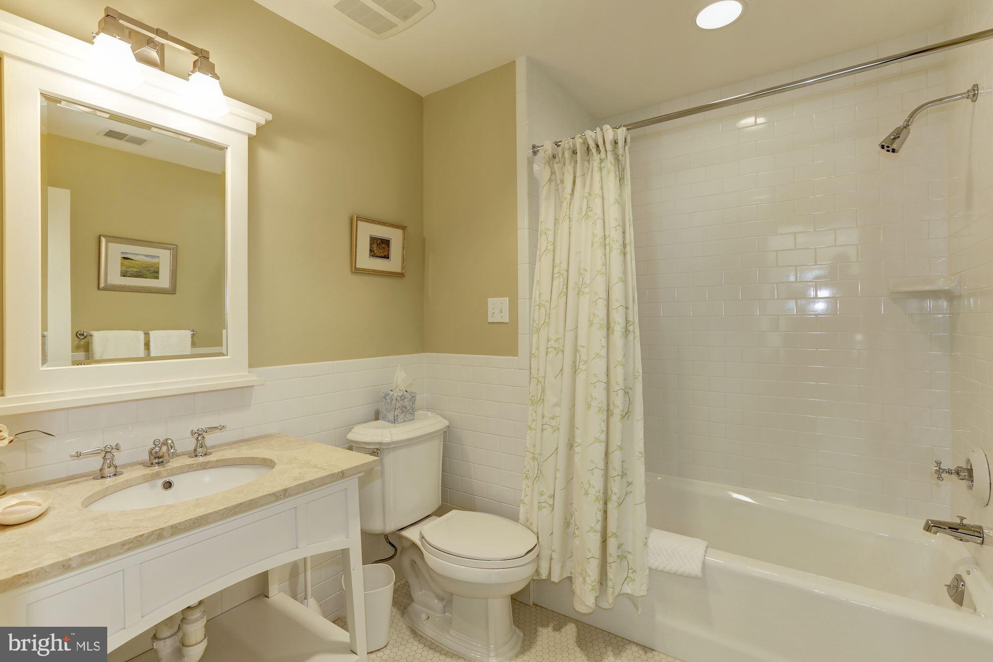 MERRY GO ROUND FARM - Residential