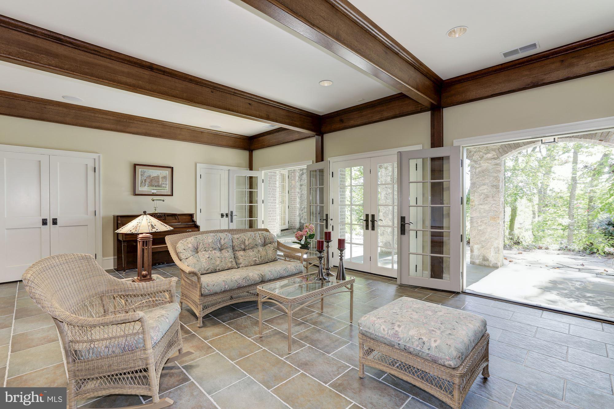 MERRY GO ROUND FARM - Residential