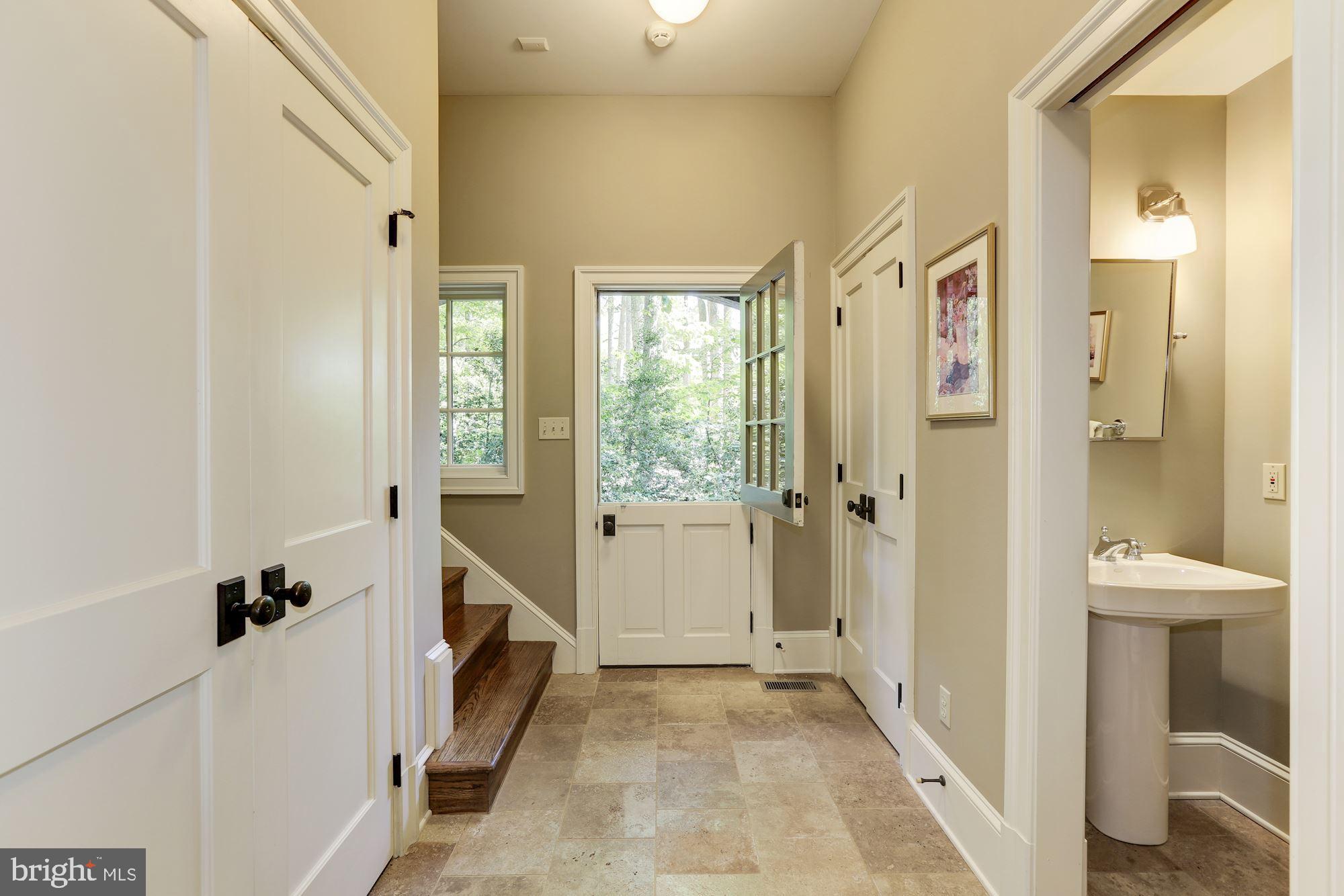 MERRY GO ROUND FARM - Residential