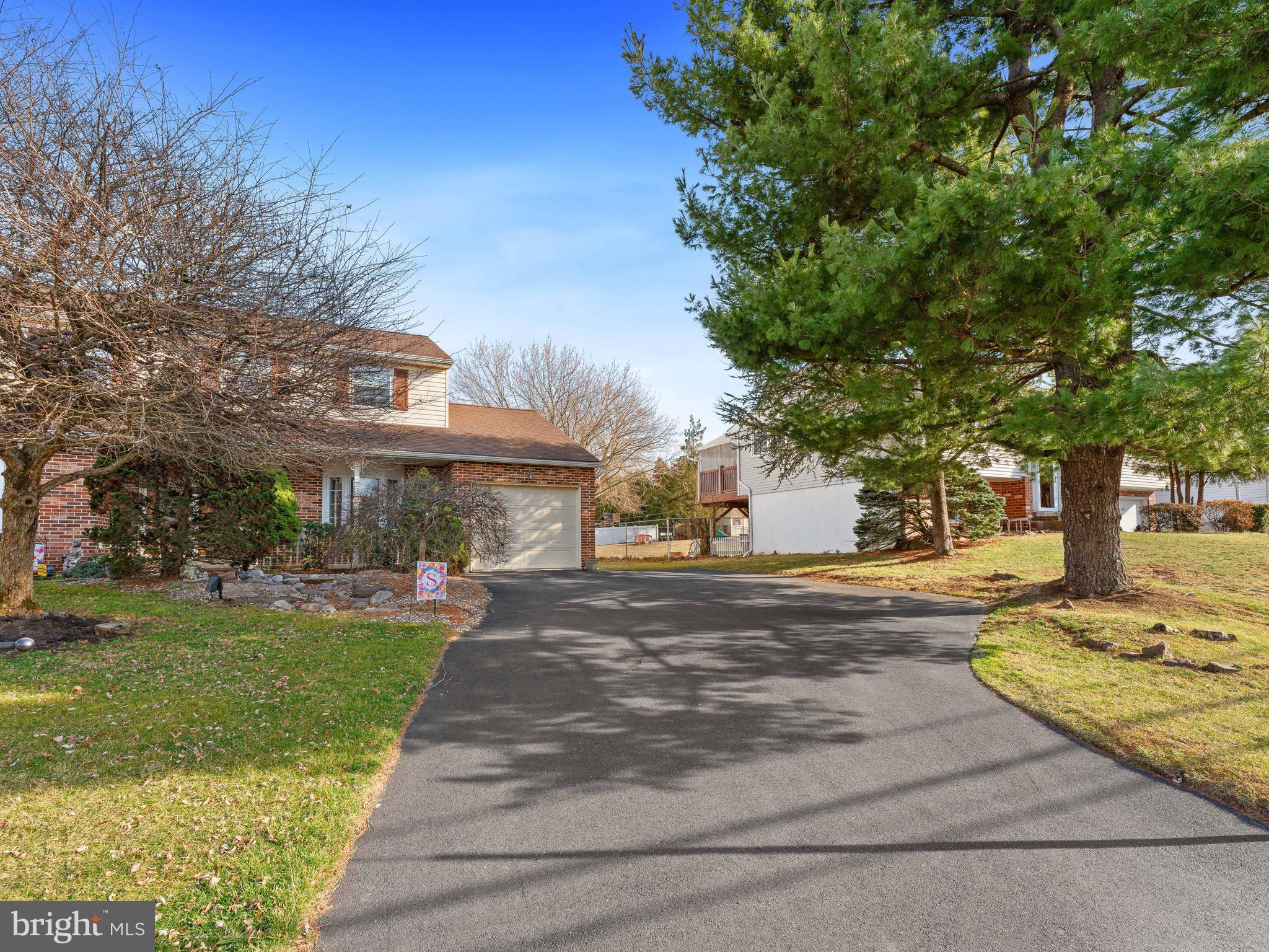 665 PICKERING ROAD