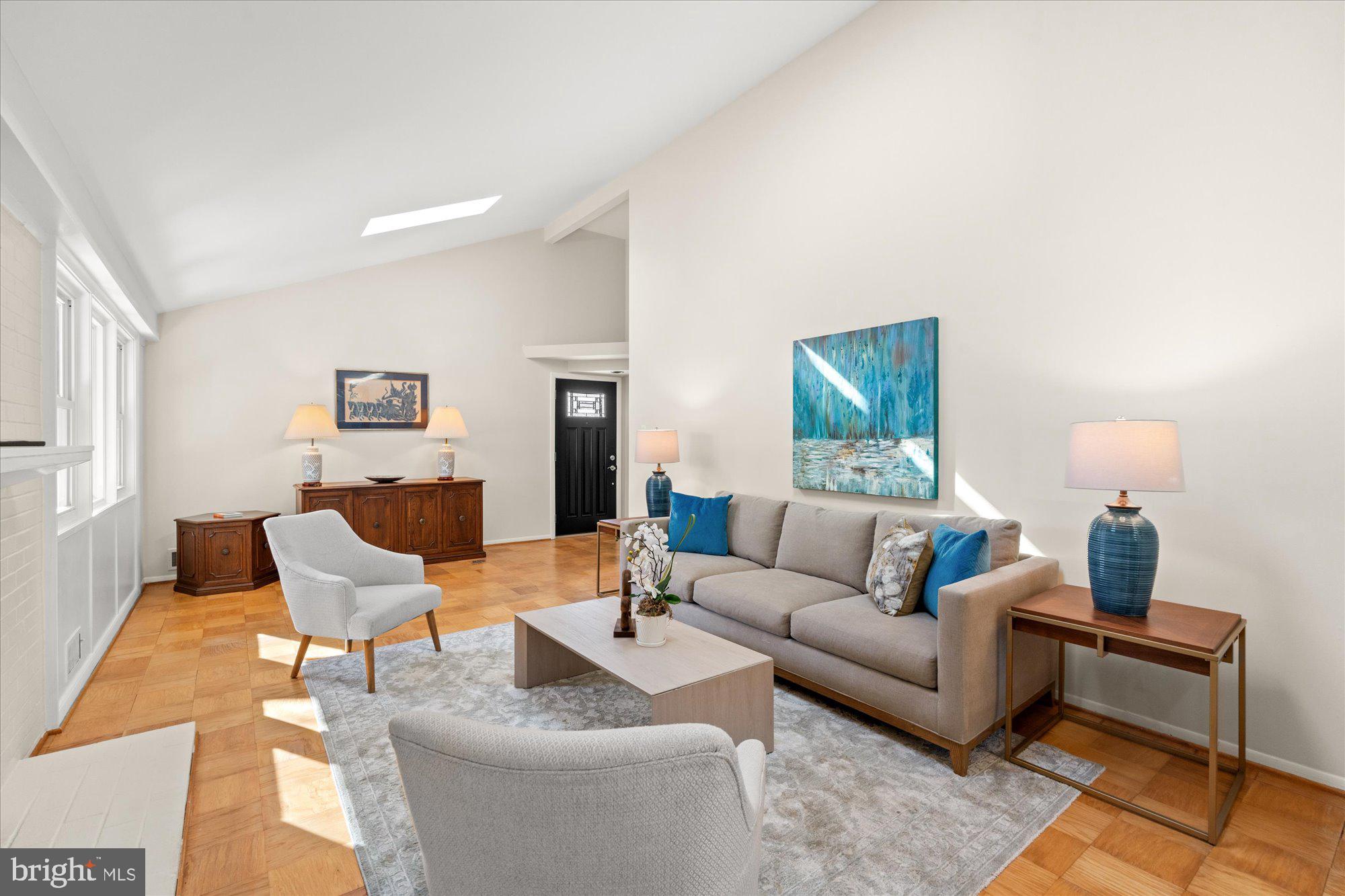 WAYNEWOOD - Residential