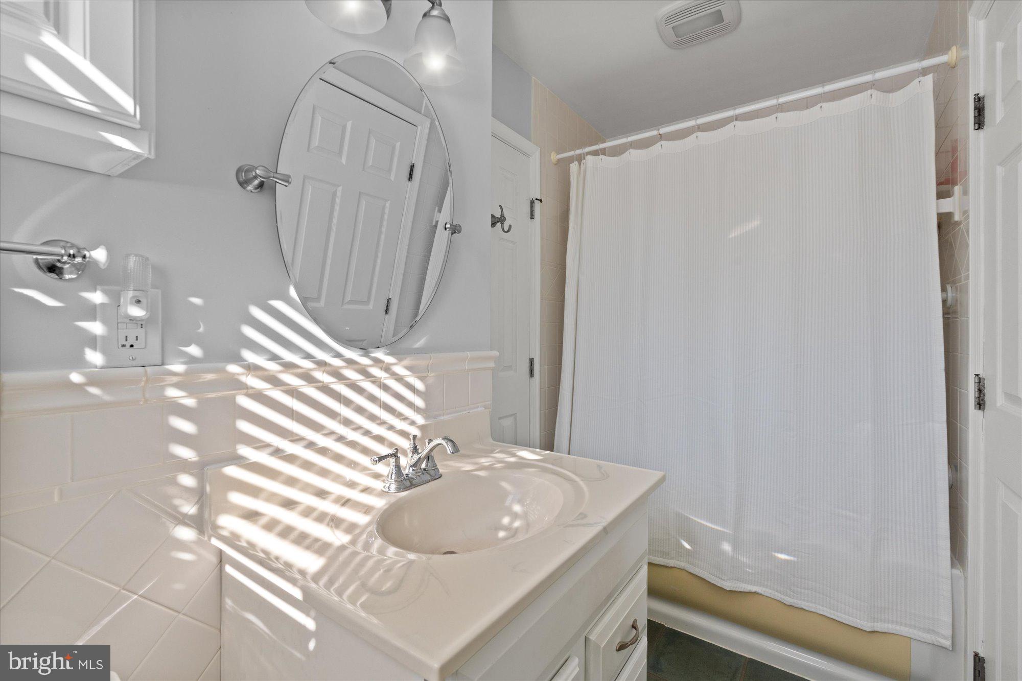 WAYNEWOOD - Residential