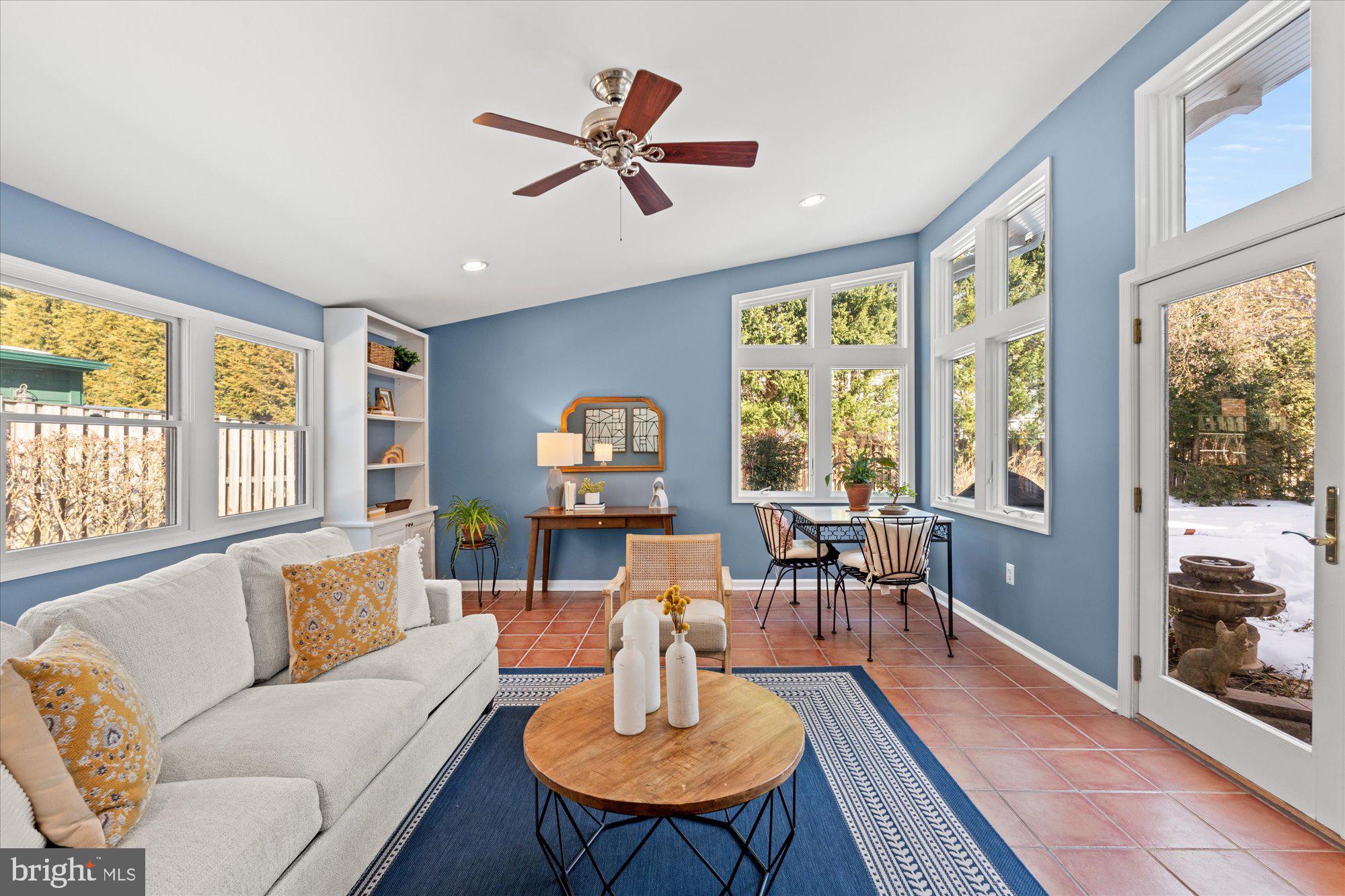 WAYNEWOOD - Residential