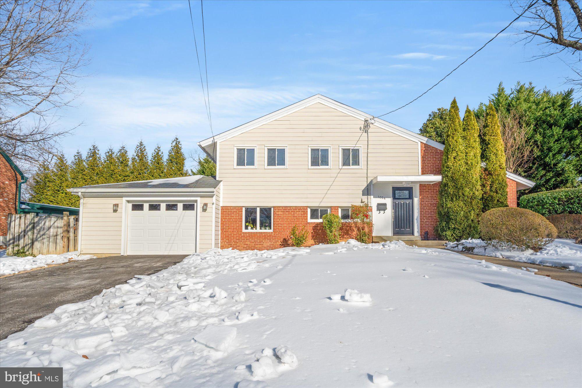 WAYNEWOOD - Residential