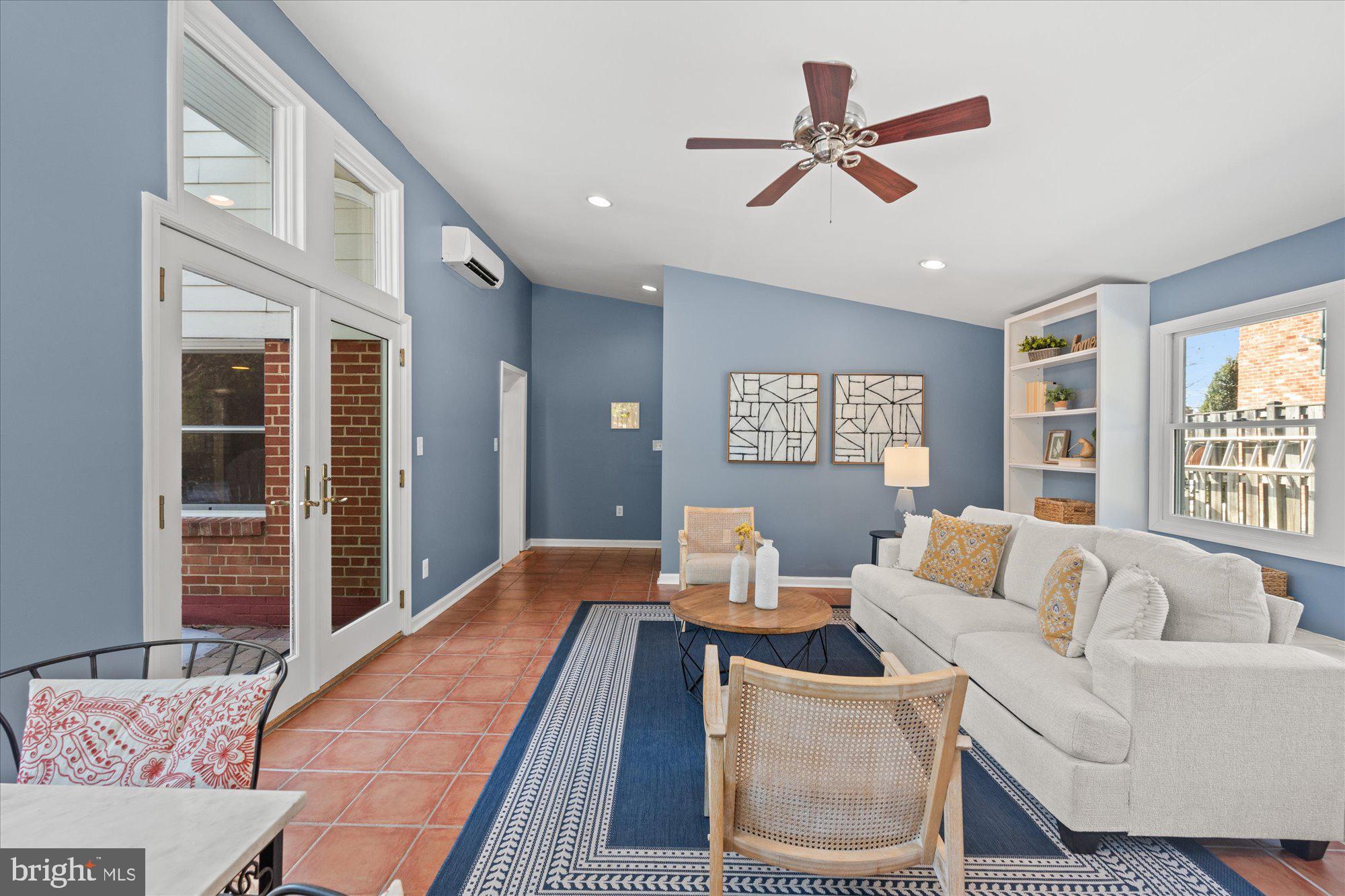 WAYNEWOOD - Residential