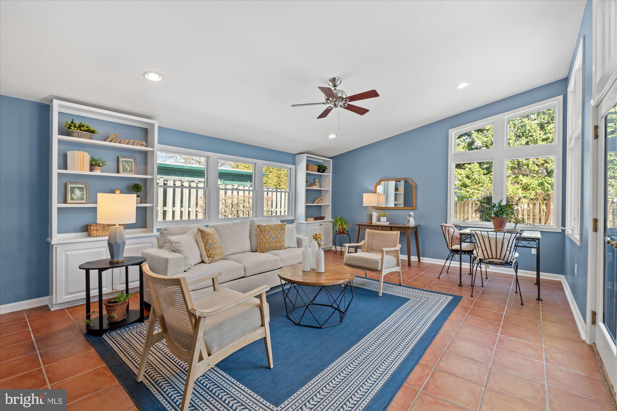 WAYNEWOOD - Residential