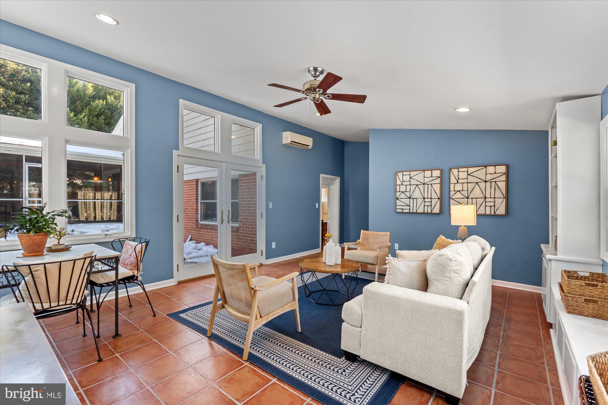 WAYNEWOOD - Residential