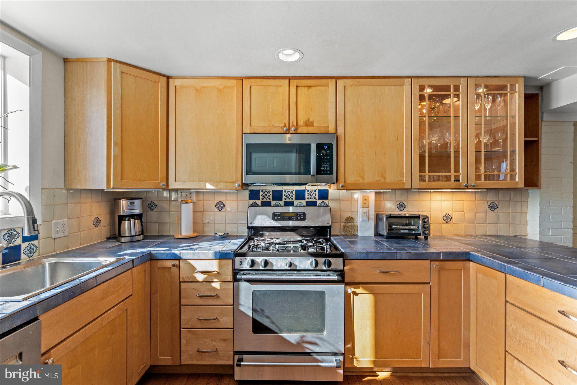 WAYNEWOOD - Residential