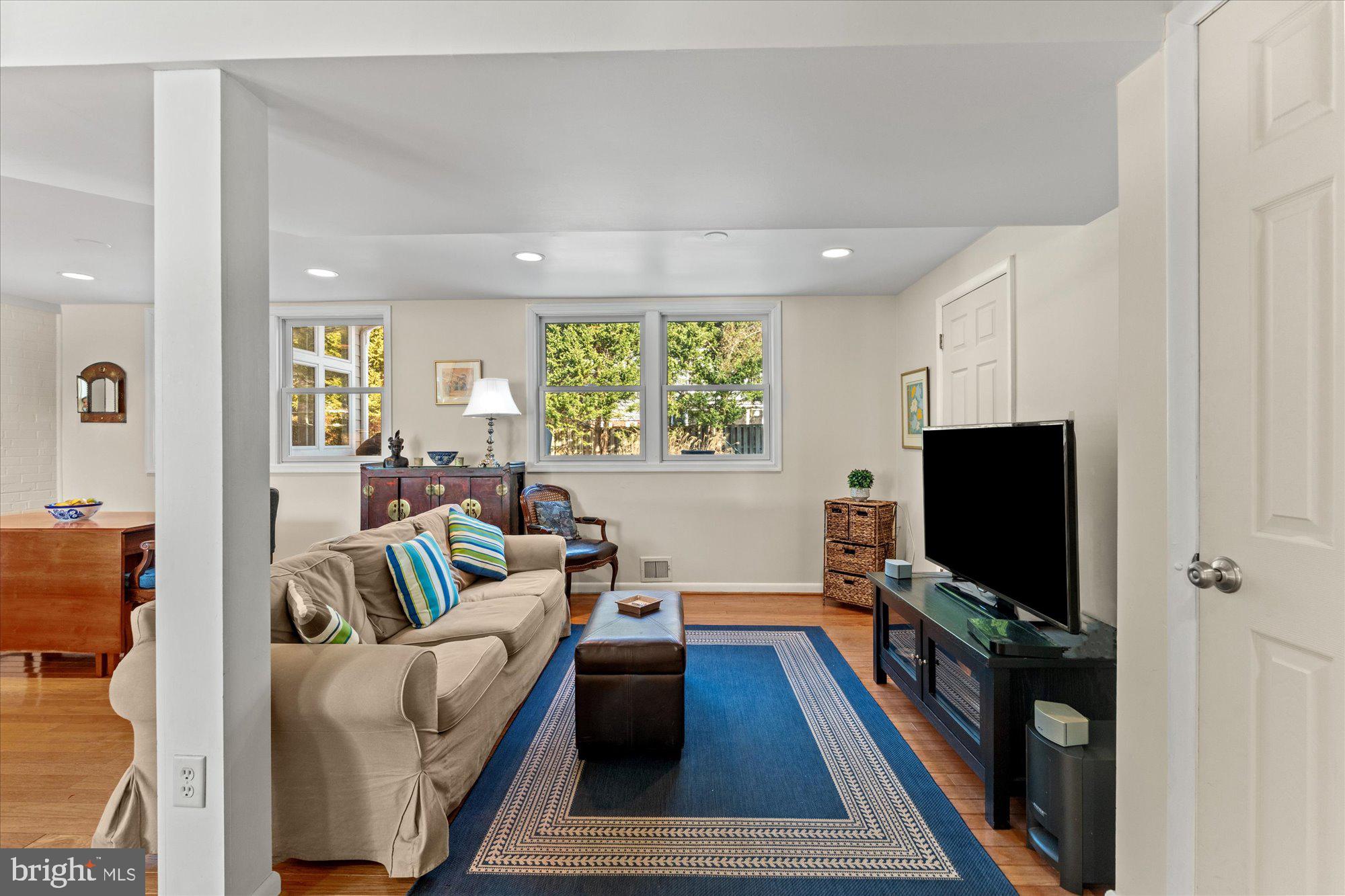 WAYNEWOOD - Residential