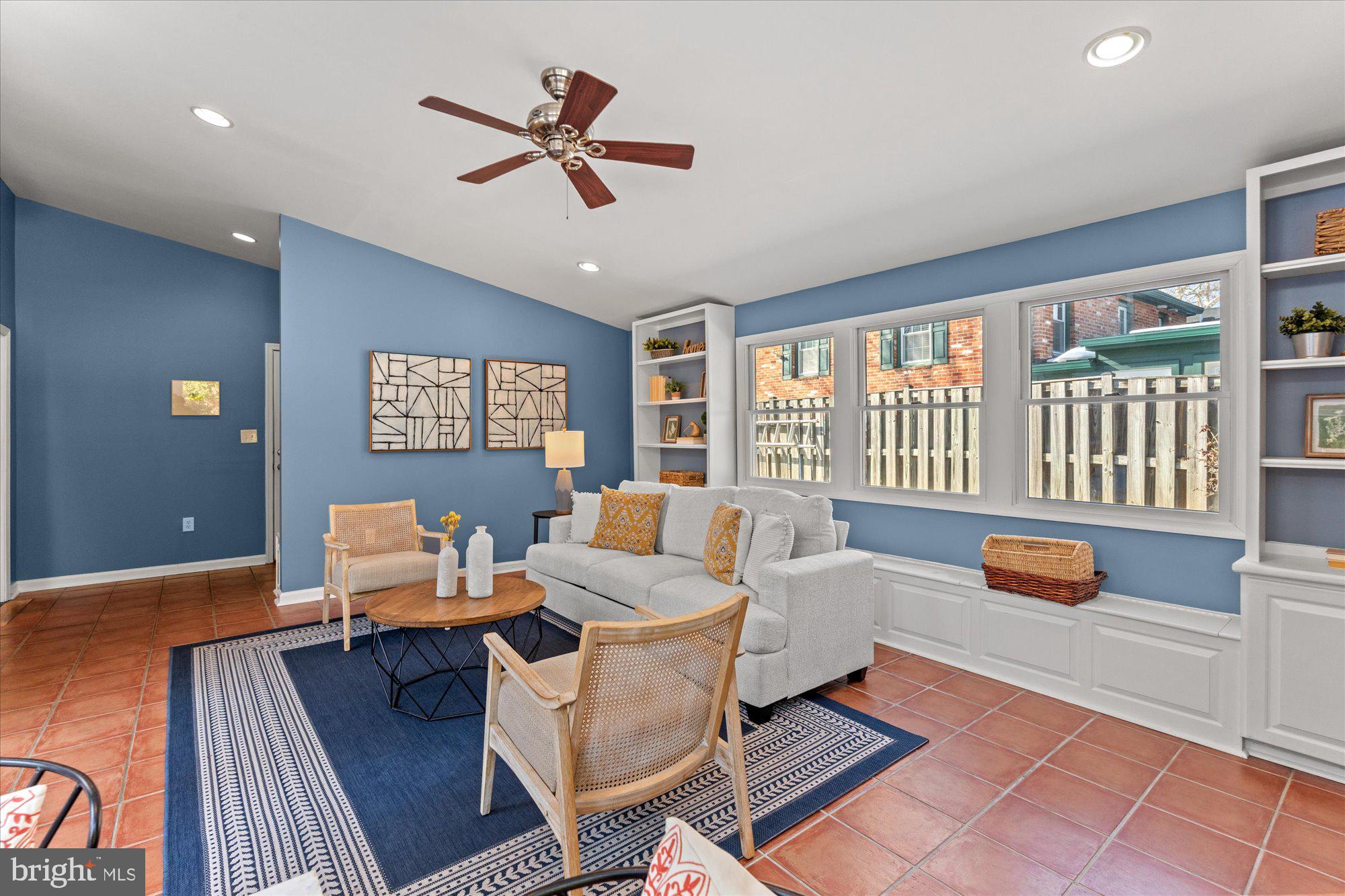 WAYNEWOOD - Residential