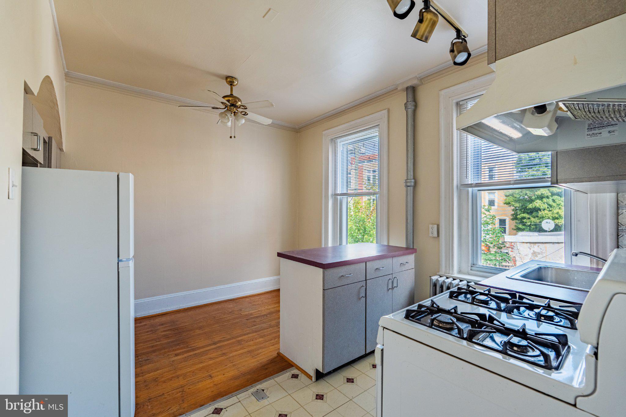 3505 INDIAN QUEEN LANE 2