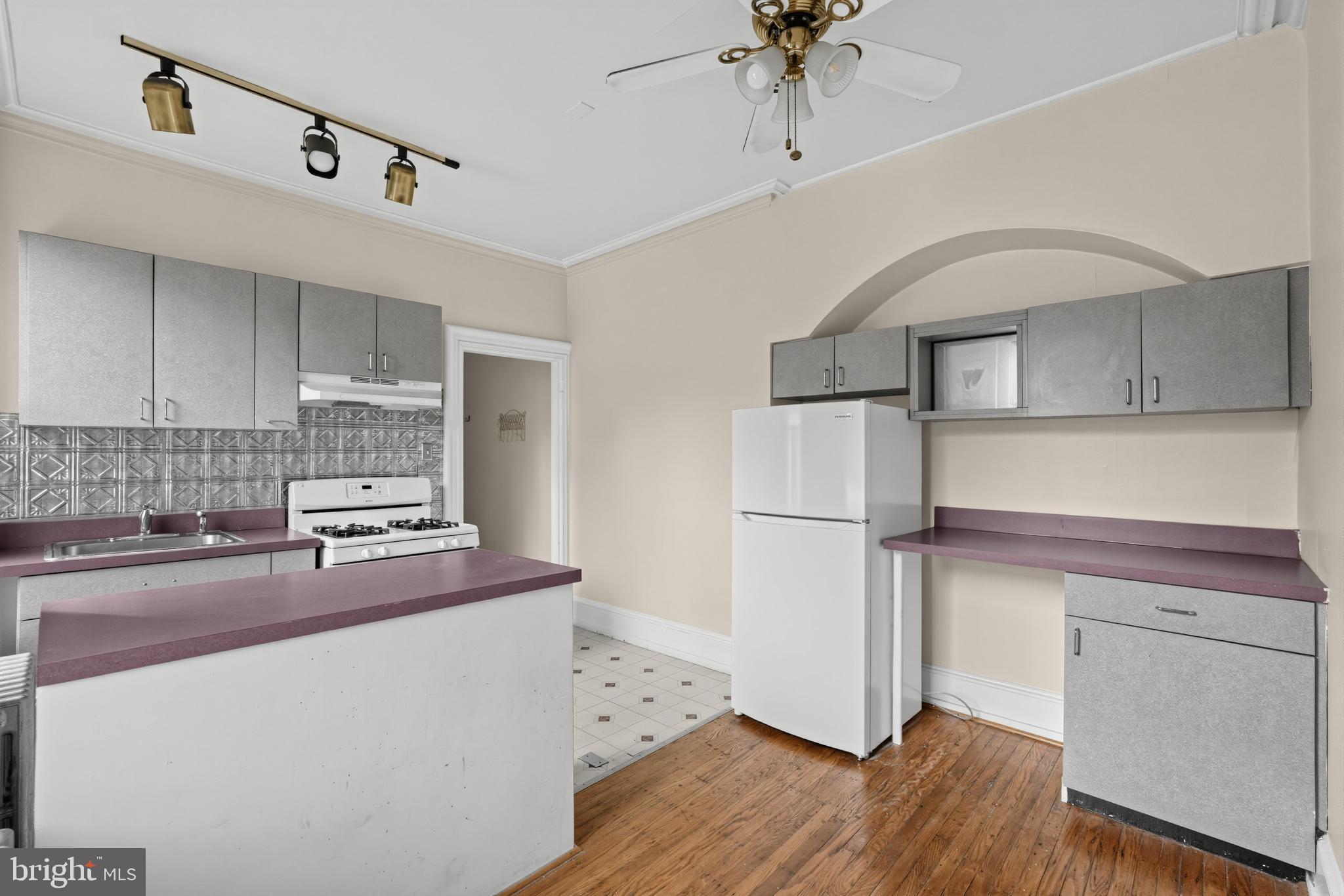 3505 INDIAN QUEEN LANE 2