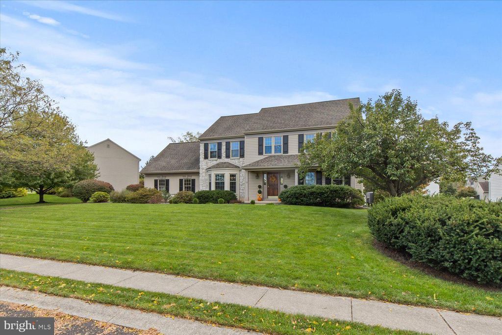 Photo of 18 Crimson Lane, Lititz, PA 17543 (MLS # PALA2042416)