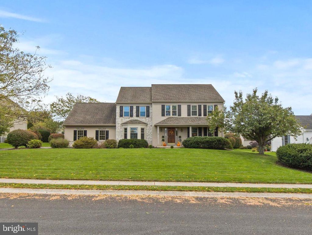 Photo of 18 Crimson Lane, Lititz, PA 17543 (MLS # PALA2042416)