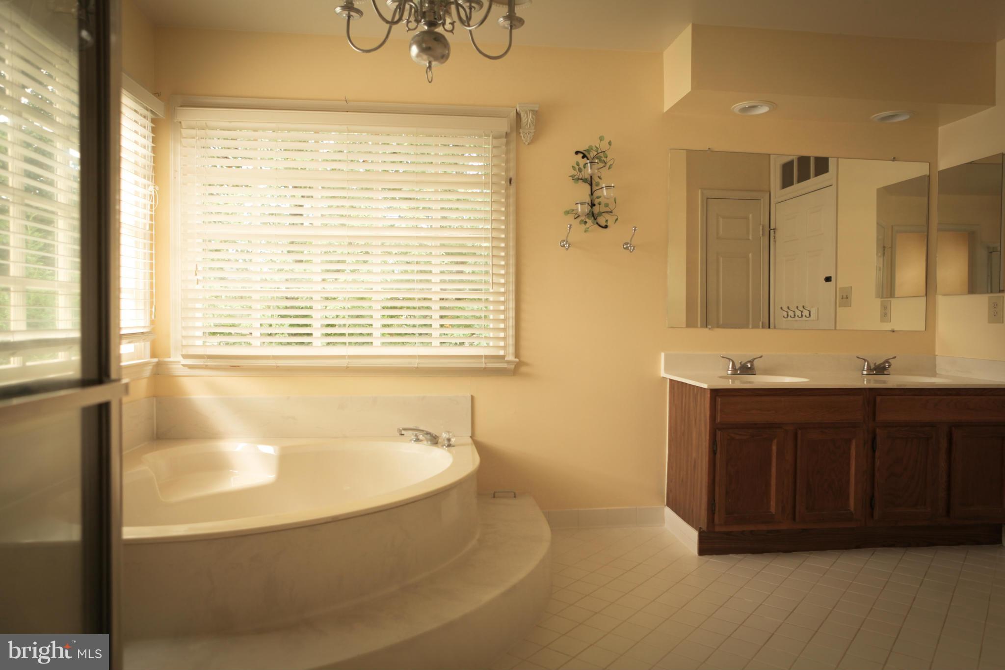 ASHBURN VILLAGE - Residential