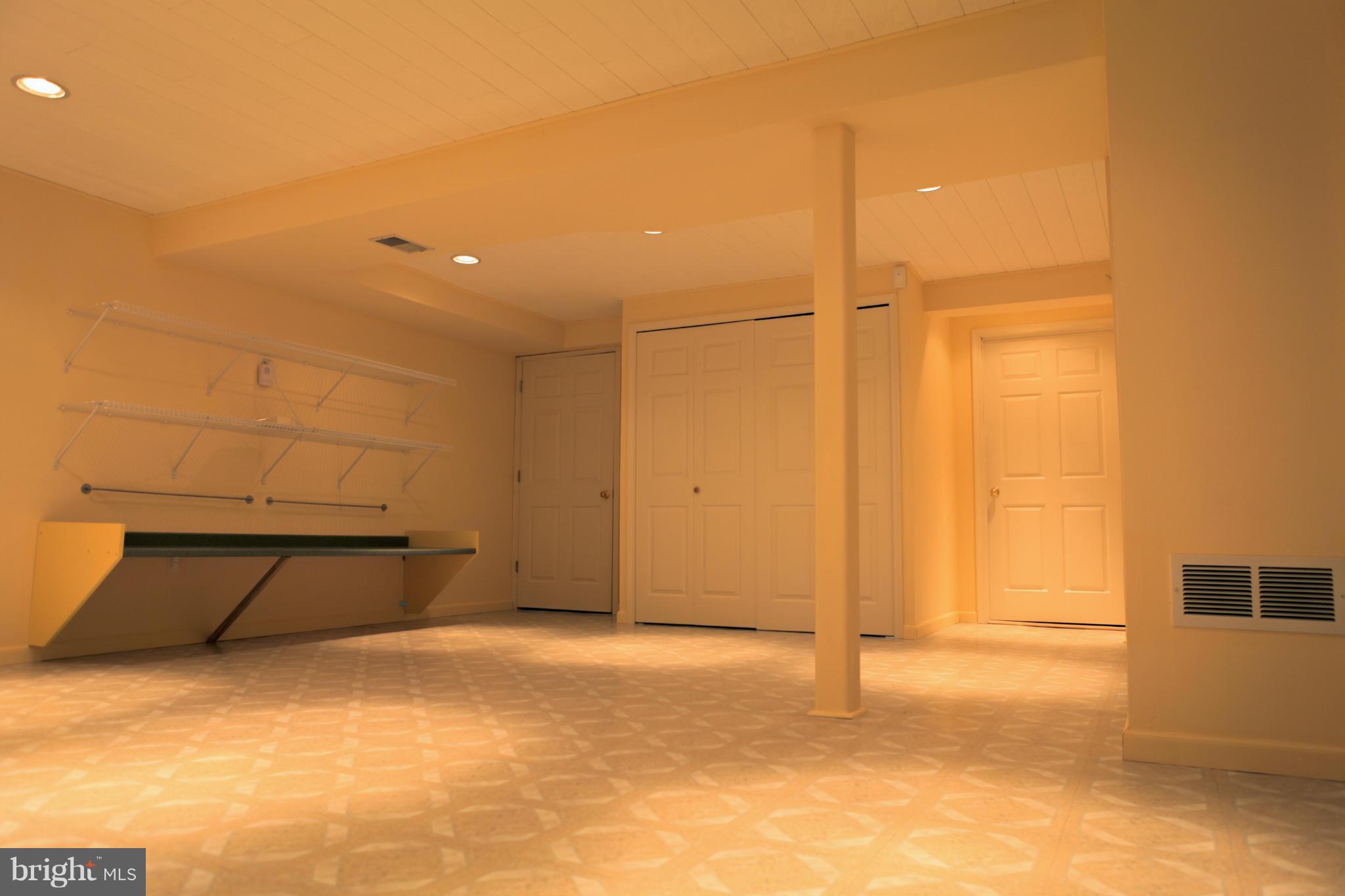 ASHBURN VILLAGE - Residential