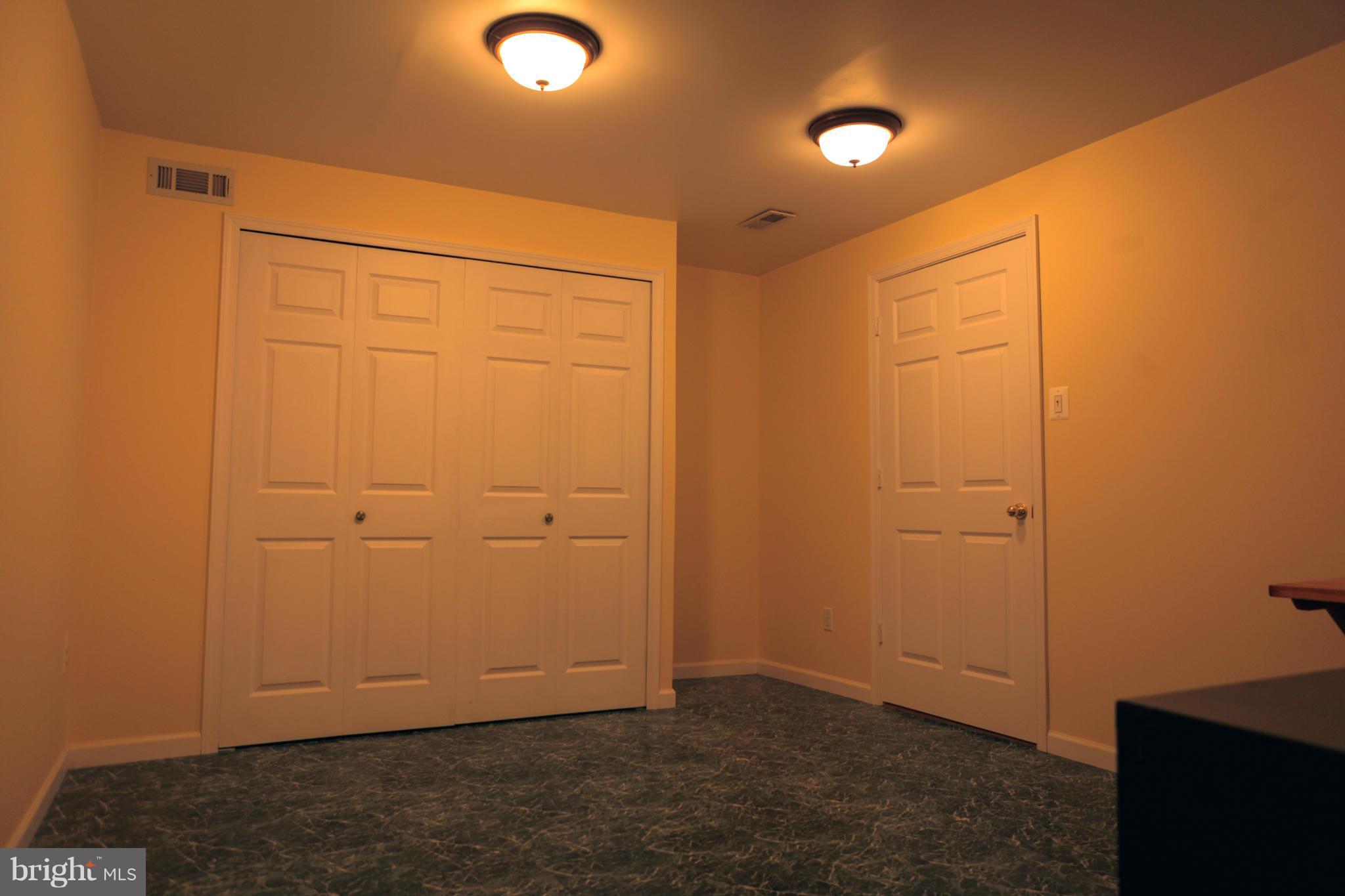 ASHBURN VILLAGE - Residential