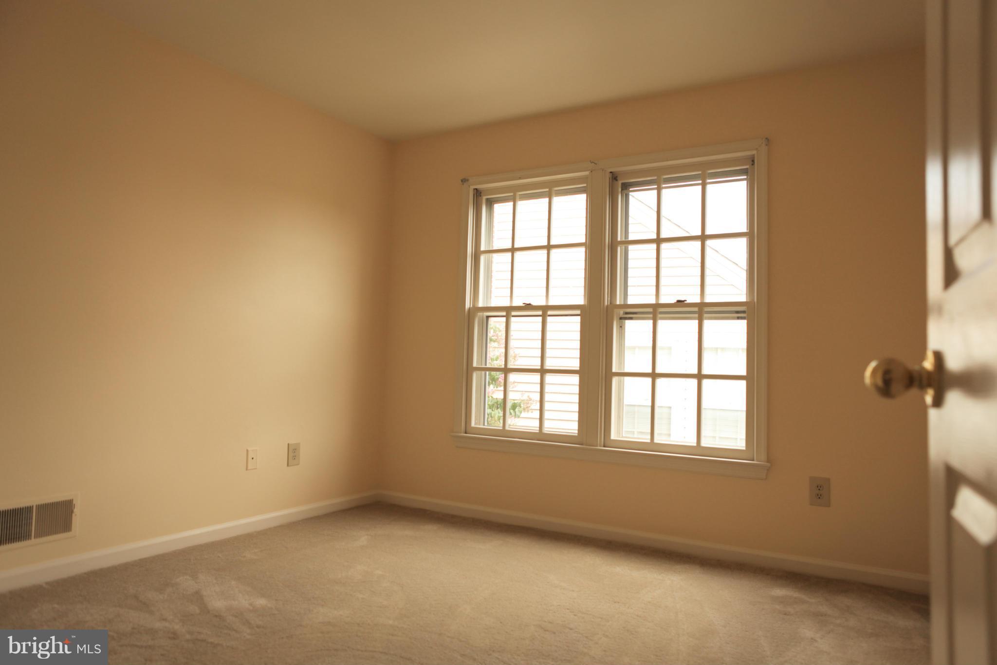 ASHBURN VILLAGE - Residential