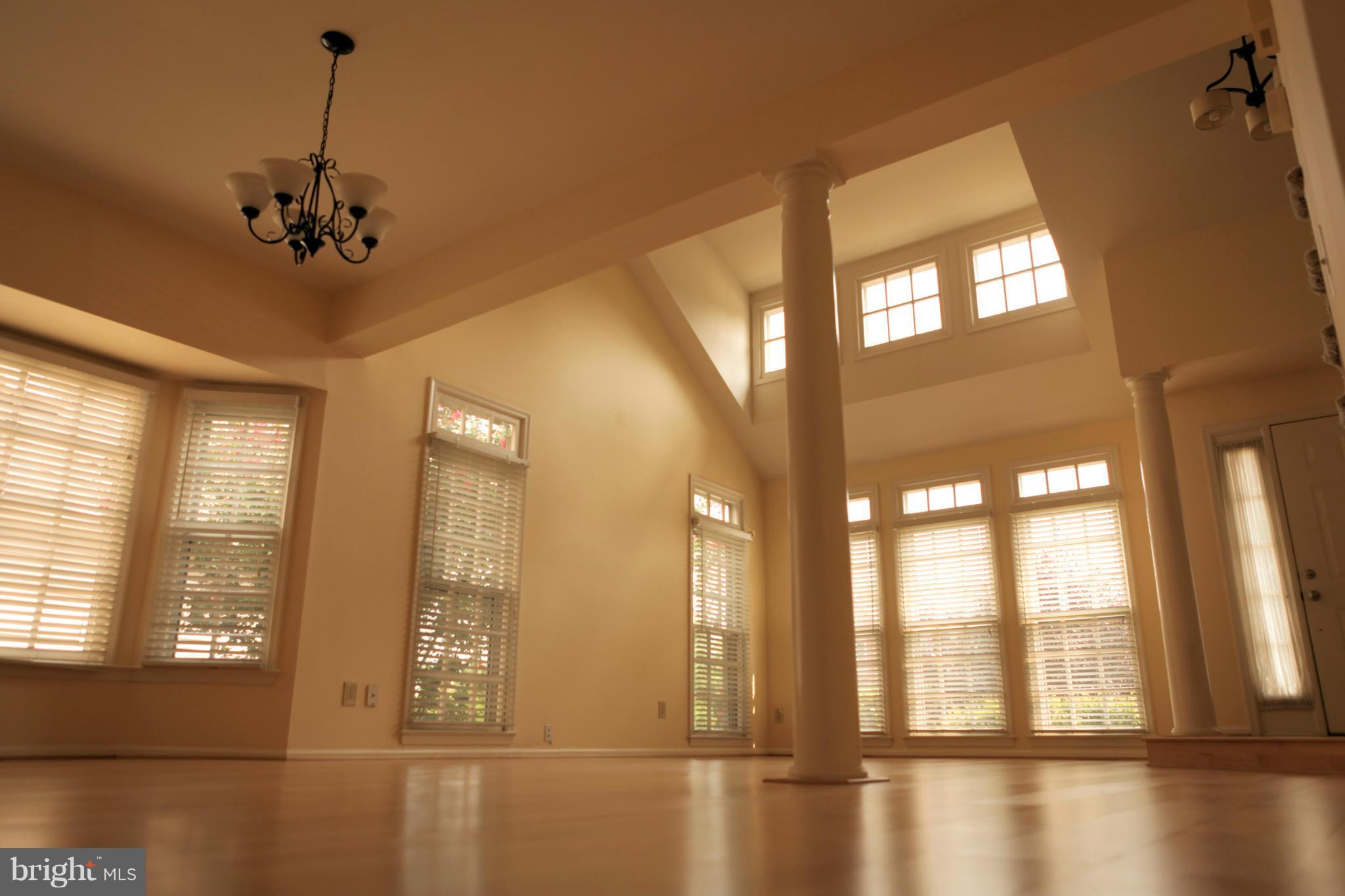 ASHBURN VILLAGE - Residential