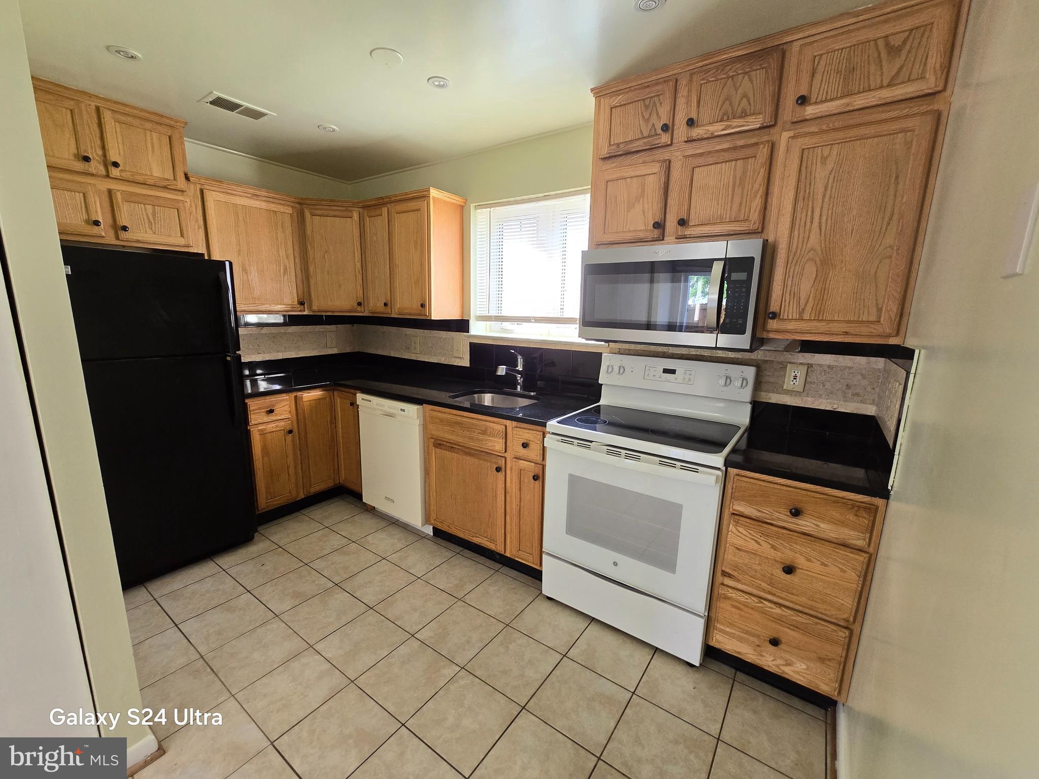 BROOKLEIGH - Residential Lease