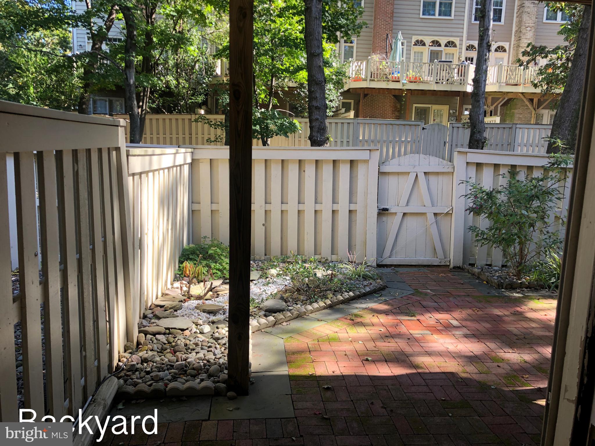 COURTHOUSE WOODS - Residential Lease