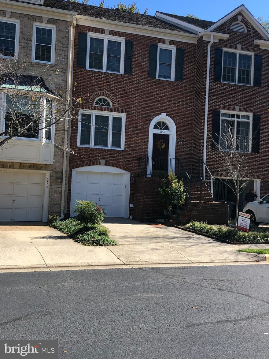 A BEAUTIFUL TOWNHOME CLOSE TO TYSONS CORNER,  I-495,  RT 66.  OPEN FLOOR PLAN,  OPEN KITCHEN TO THE  FAMILY ROOM WITH GRANITE COUNTER TOP AND CENTER  ISLAND,  STAINLESS STEEL APPLIANCES,  MASTER BEDROOM WITH WALK-IN CLOSET. WINDOW TREATMENTS,