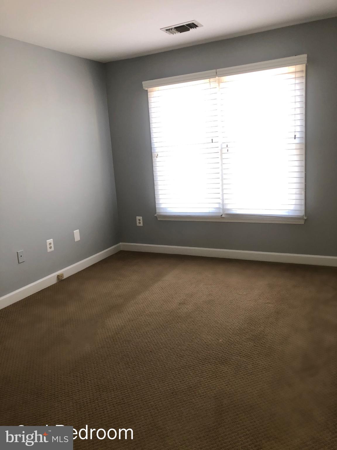 COURTHOUSE WOODS - Residential Lease