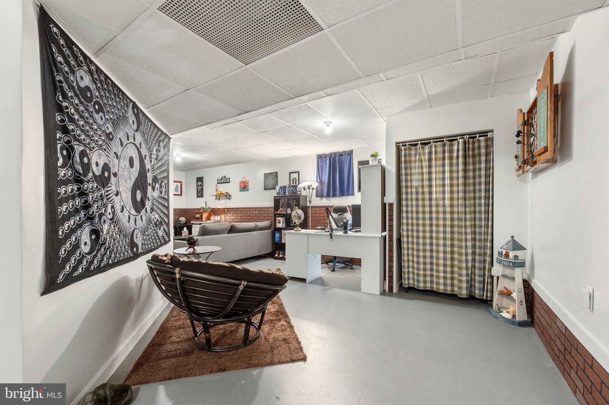 LAUREL RIDGE - Residential