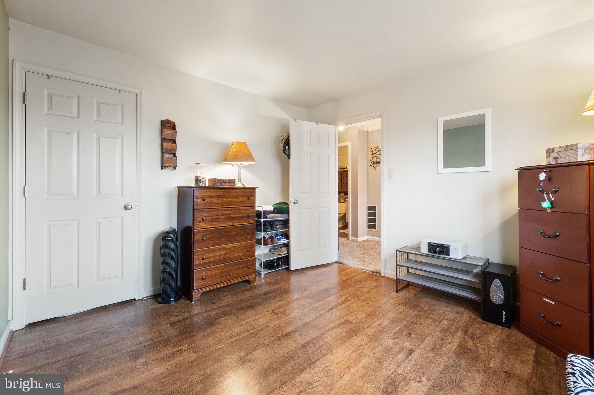 LAUREL RIDGE - Residential