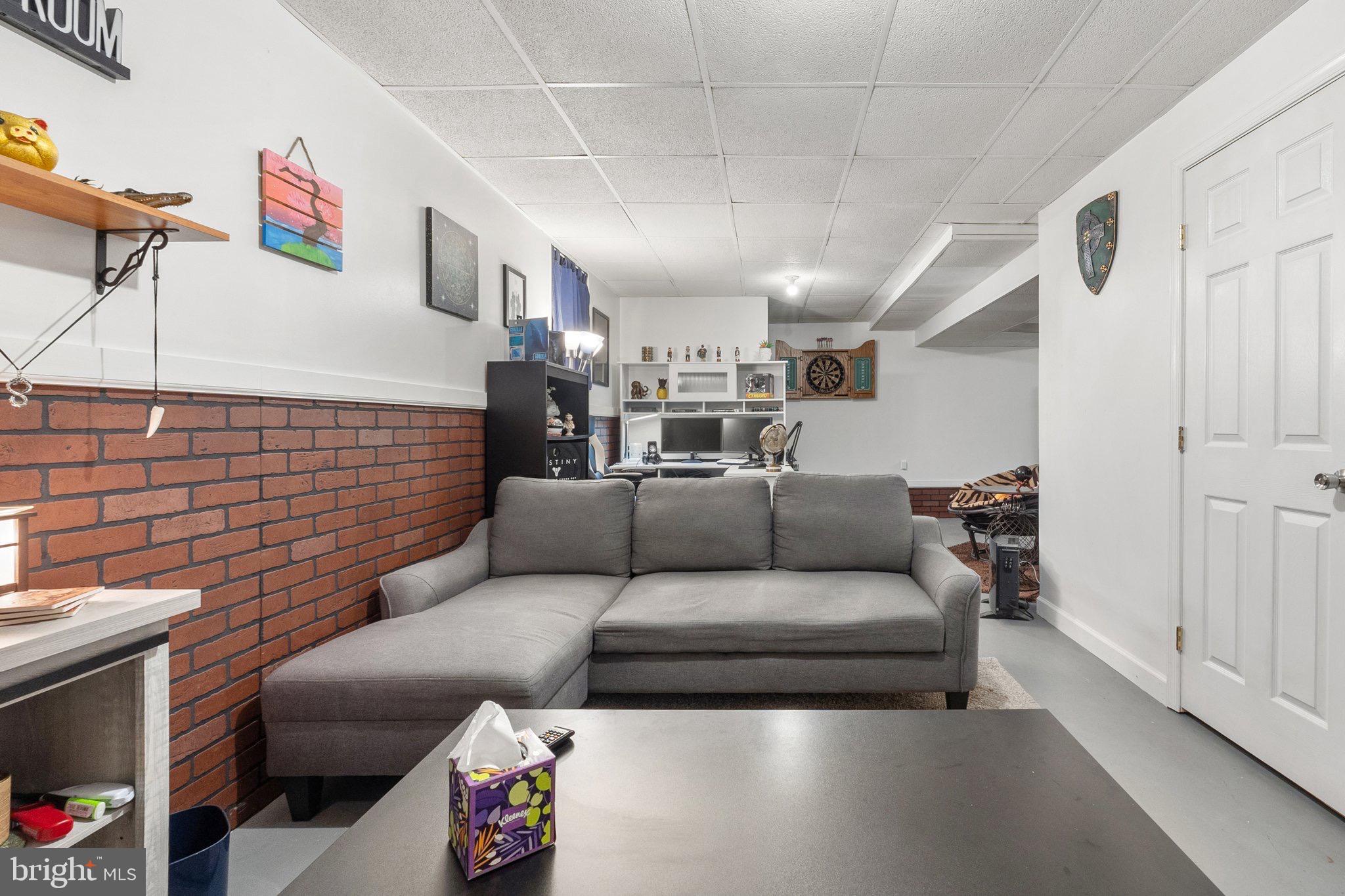 LAUREL RIDGE - Residential