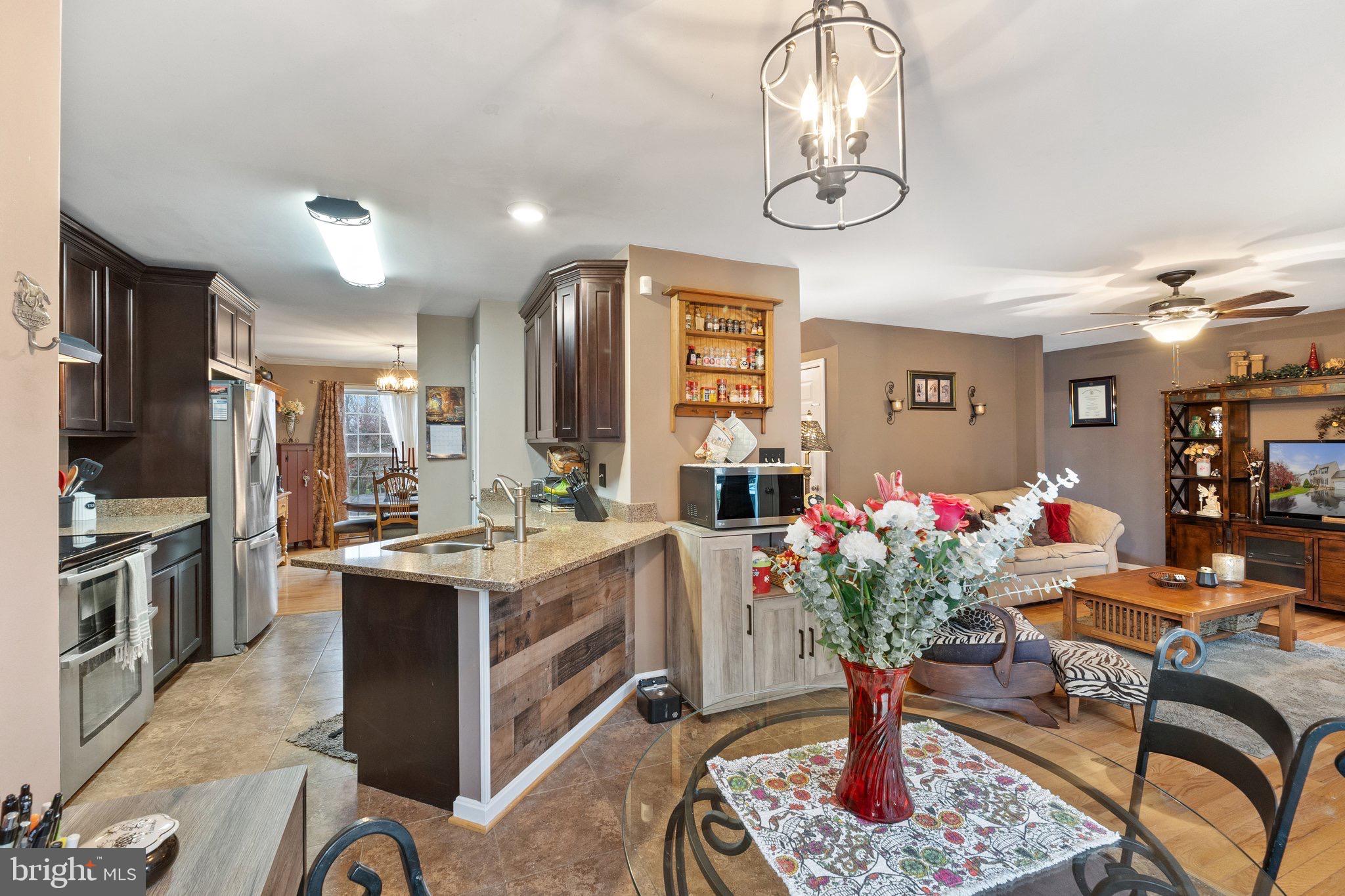 LAUREL RIDGE - Residential