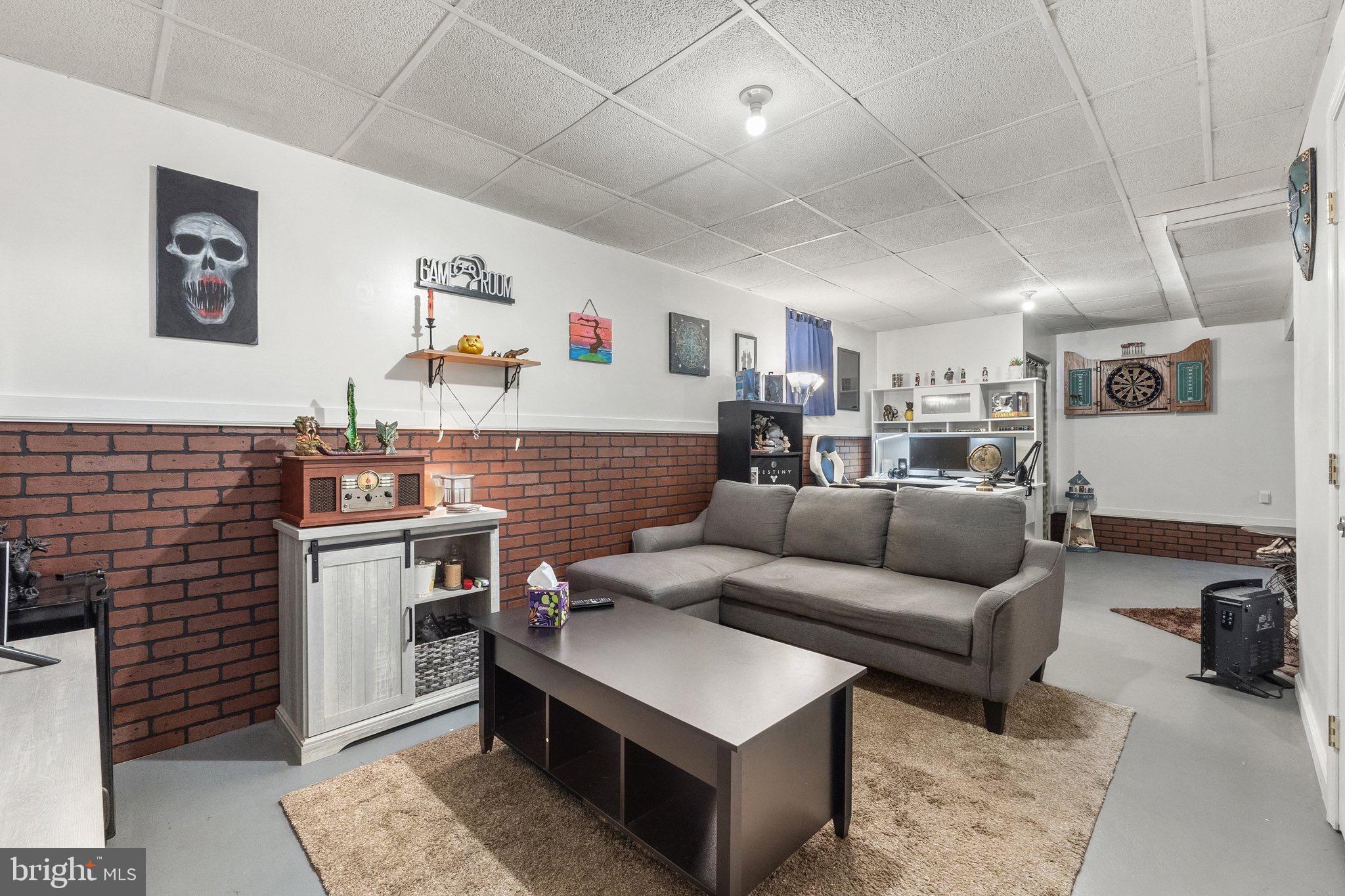 LAUREL RIDGE - Residential