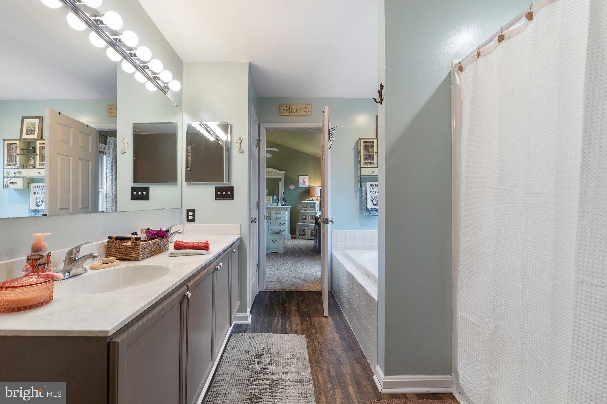 LAUREL RIDGE - Residential