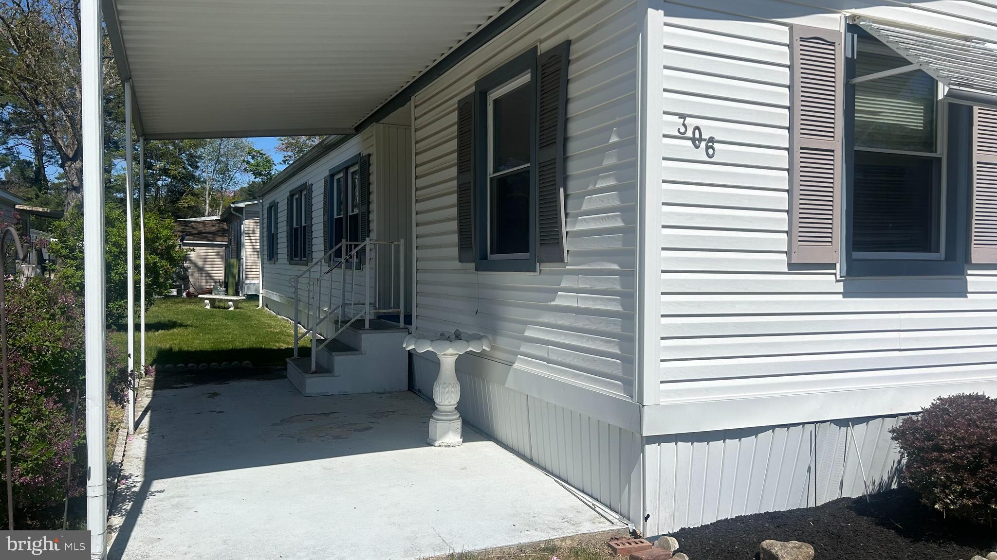 306 DALE LANE