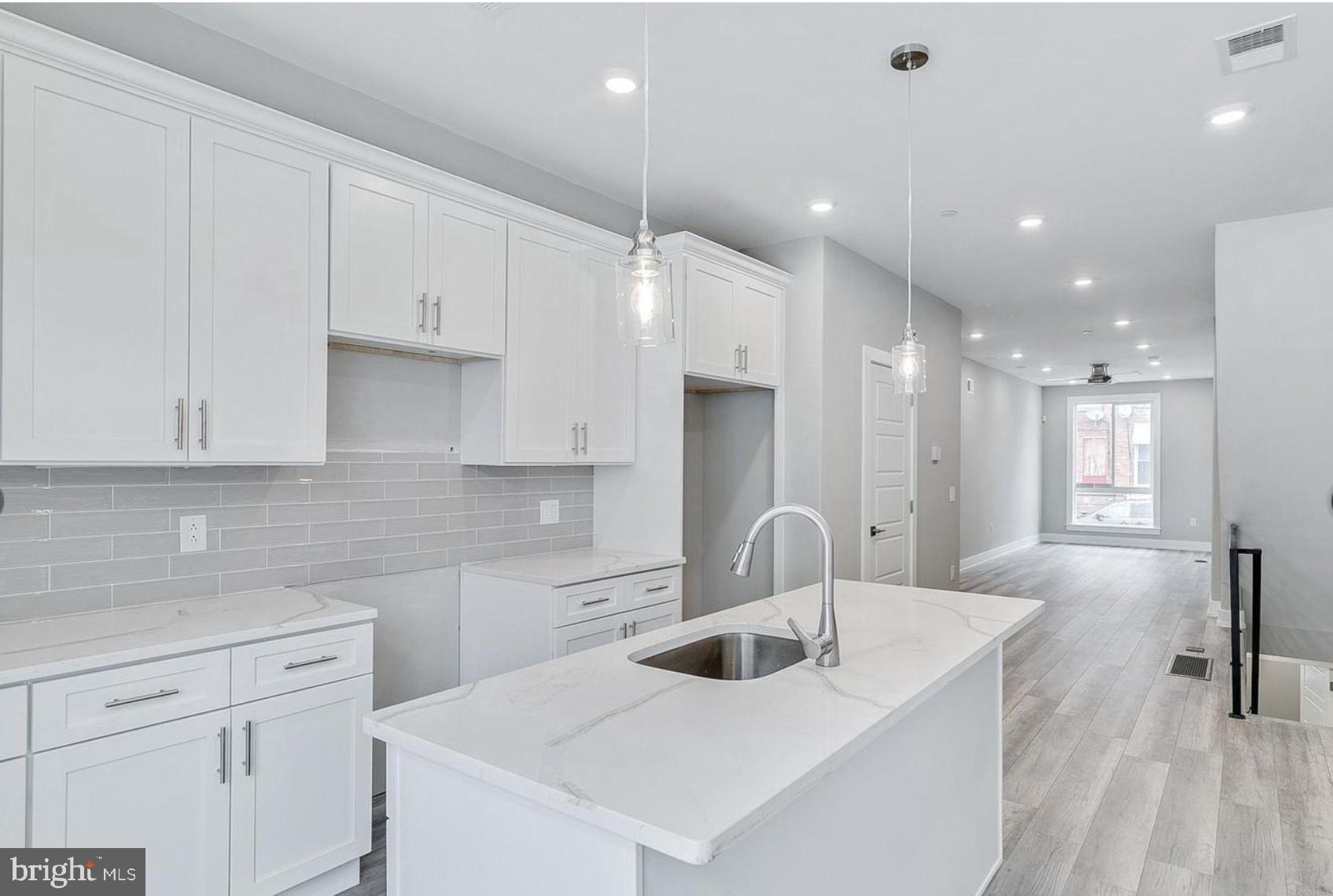 TEMPLE UNIVERSITY - Residential Lease