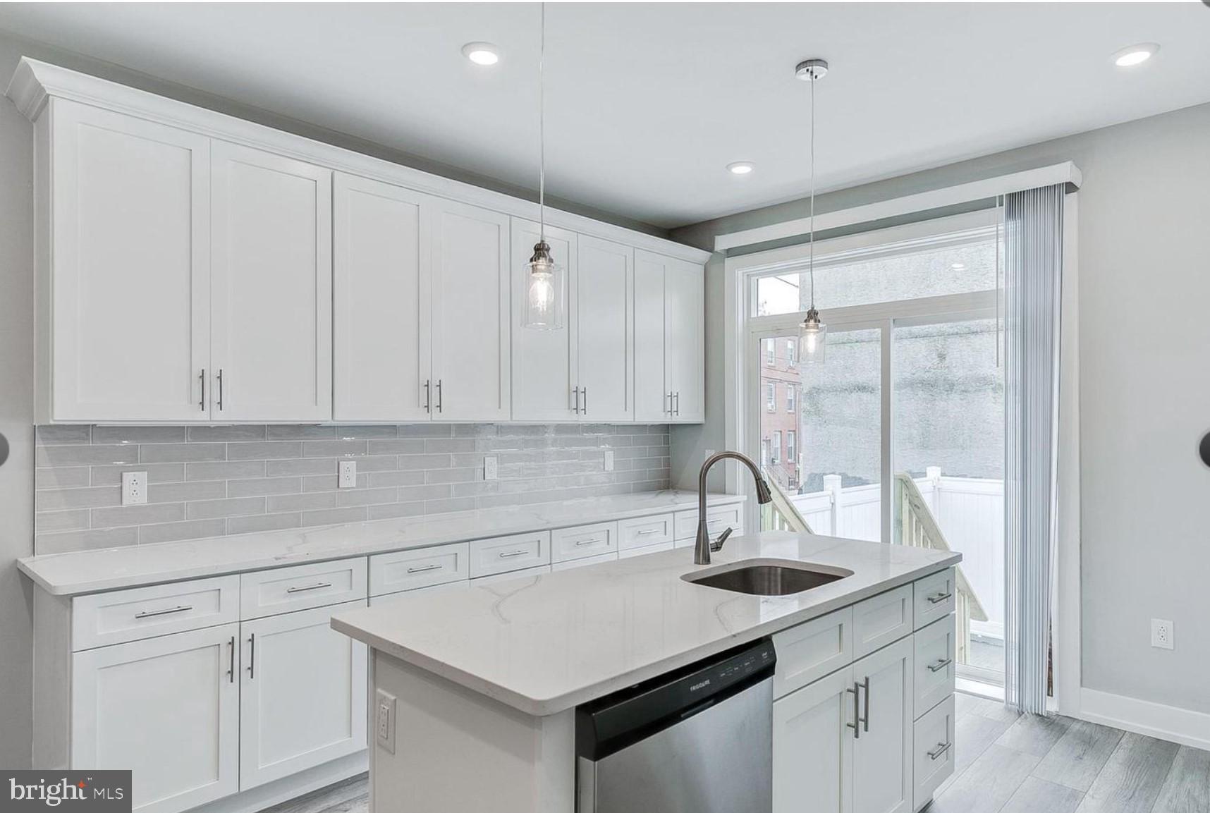 TEMPLE UNIVERSITY - Residential Lease