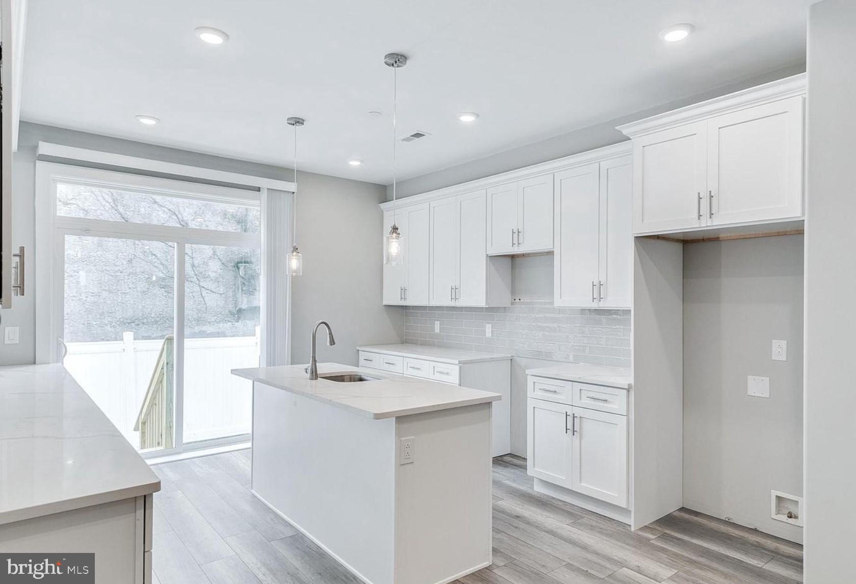 TEMPLE UNIVERSITY - Residential Lease