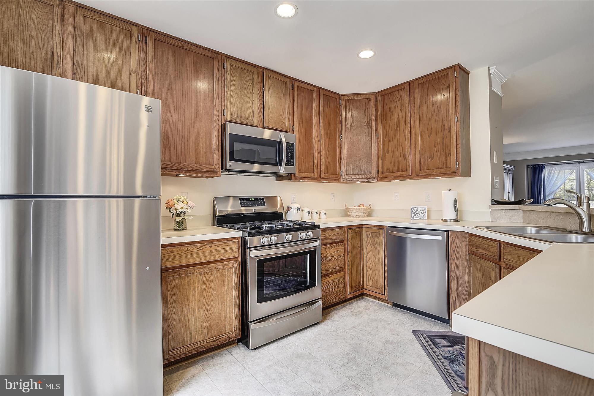 OVERLOOK POINTE - Residential