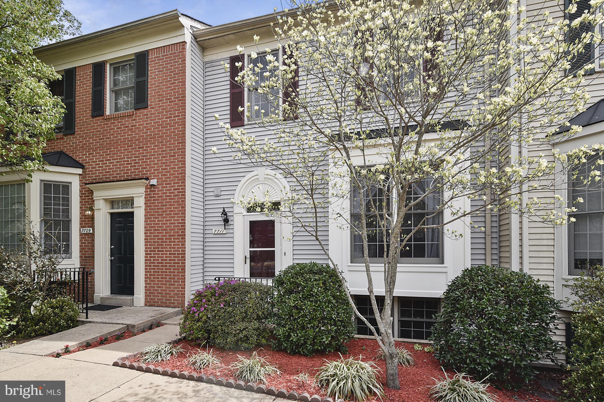 OVERLOOK POINTE - Residential